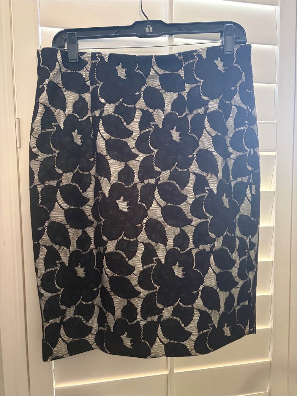 Ann Taylor Black and White/Cream Lace Pencil Skirt.